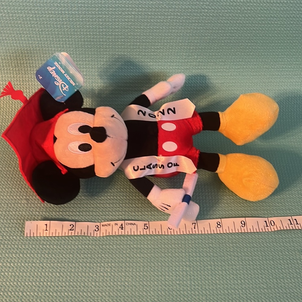 Disney Mickey Mouse Class of 2022 Graduation Plush - New - Picture 4 of 4